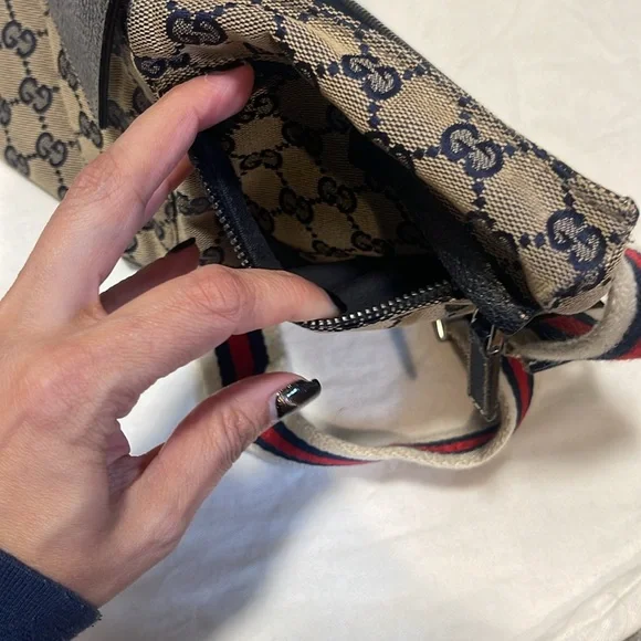 (pending possible sale) Gucci belt bag - Picture 8 of 11